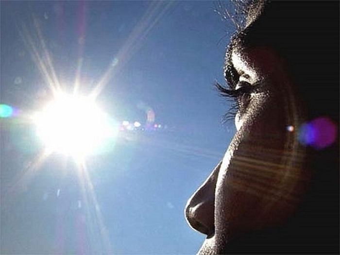 Ánh nắng mặt trời khiến da dễ bị sạm màu, ảnh hưởng đến quá trình hồi phục